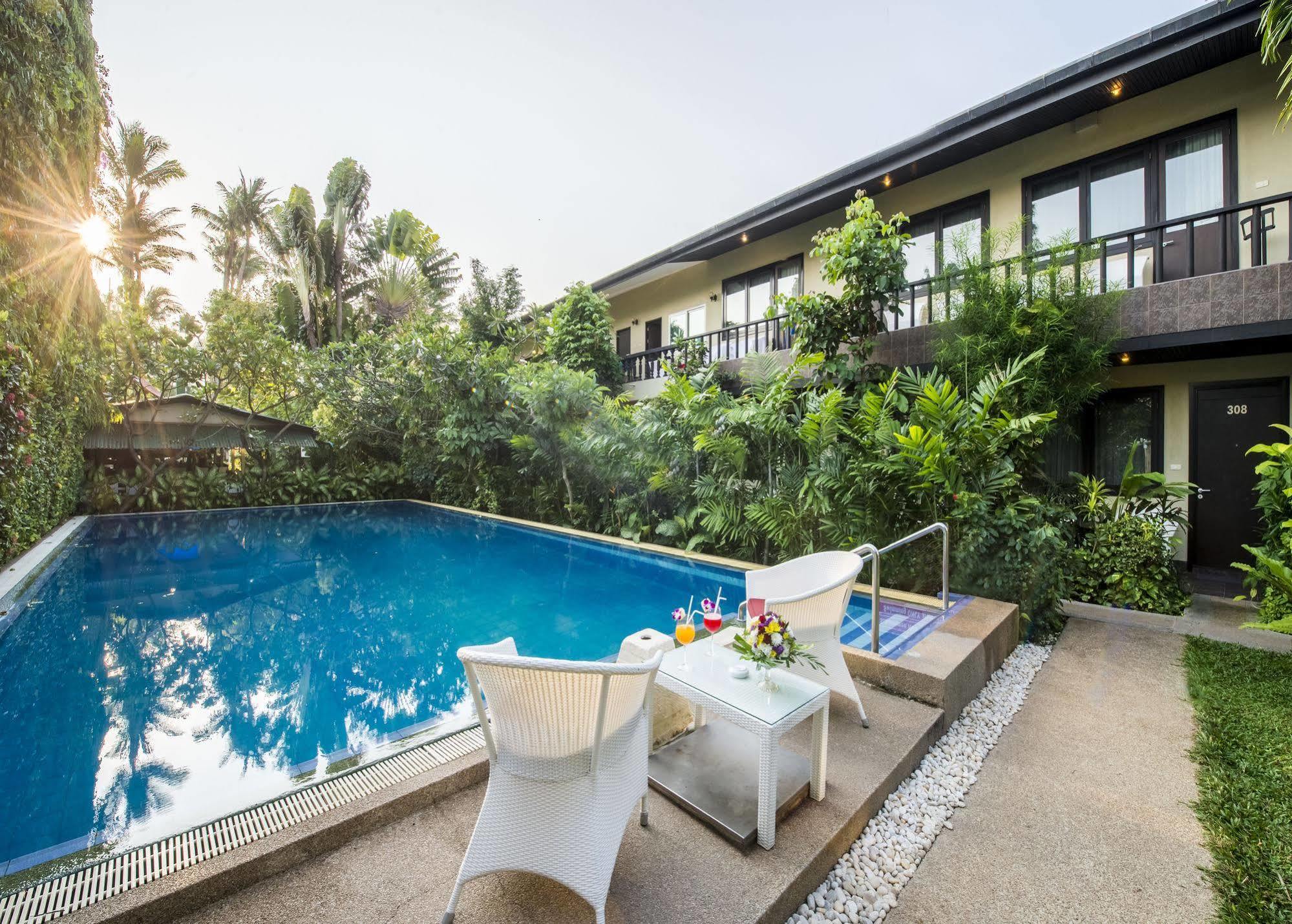 Отель Lokal Phuket 